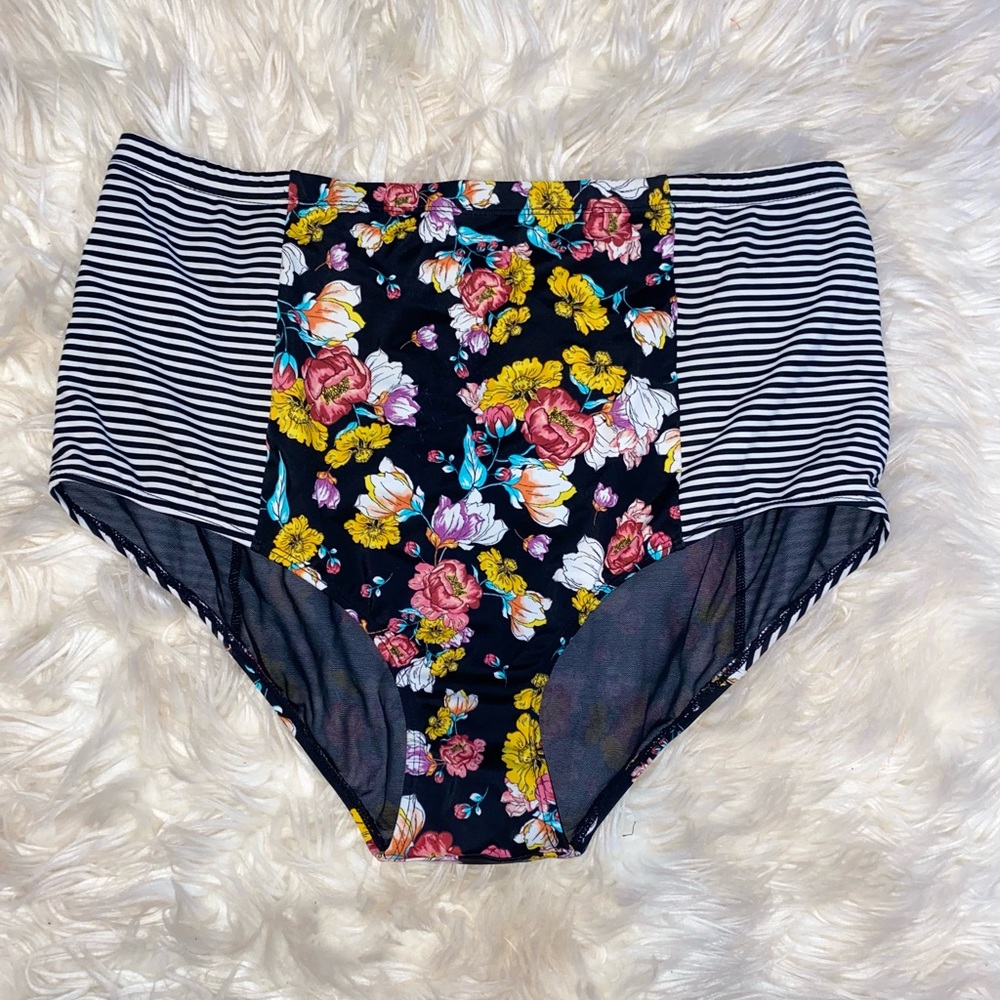 PLUS Torrid high waisted swim bottom size XL/14